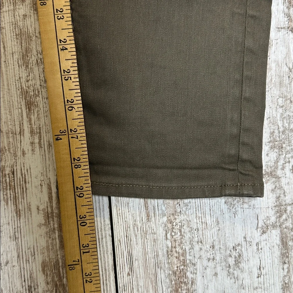 Levis preowned good